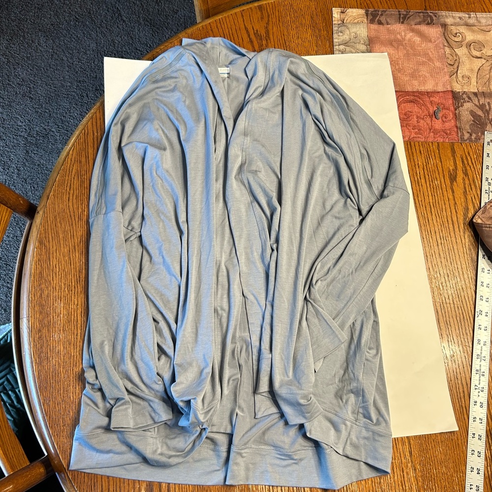 Columbia top like new. Size XL